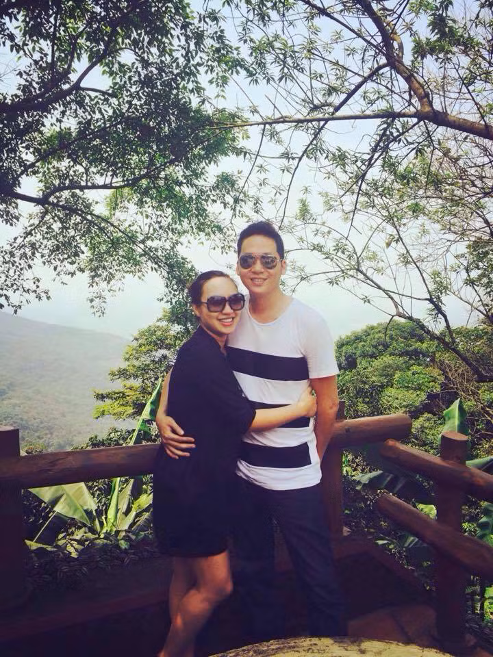 Chia sẻ trên Pháp Luật Việt Nam, Khánh Linh cho biết, chồng không ngại vào bếp nấu cơm, đưa đón con đi học, tắm cho con. Ảnh: FBNV.