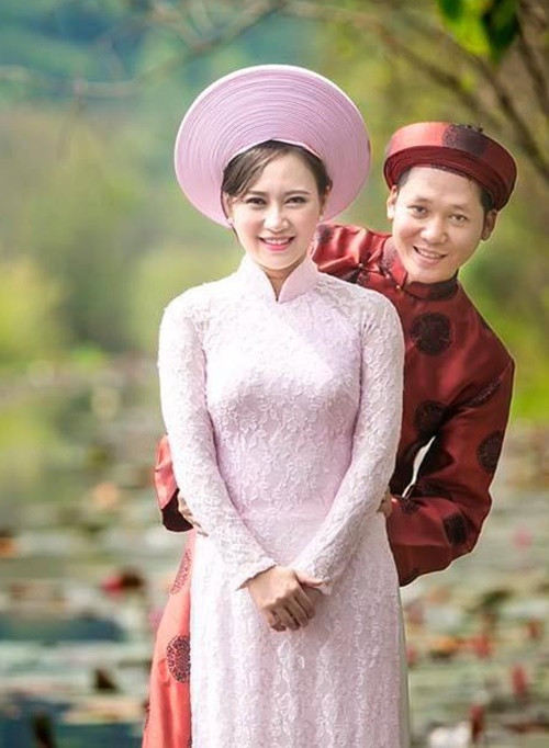 Tháng 5/2014, Khánh Linh và Trần Tùng tổ chức đám cưới. Tháng 12 cùng năm, giọng ca Họa mi hót trong mưa sinh con gái. Ảnh: FBNV.