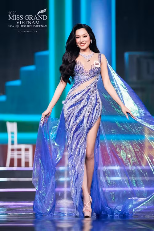 Bùi Thị Thanh Thủy sở hữu chiều cao 1m68, số đo ba vòng 85,5-64-95 cm. Cô từng lọt top 41 Hoa hậu Hoàn vũ Việt Nam 2022 và tham gia Hoa khôi Du lịch Việt Nam 2020. Ở Hoa hậu Hòa bình Việt Nam 2023, nữ ca sĩ được kỳ vọng tiến sâu.