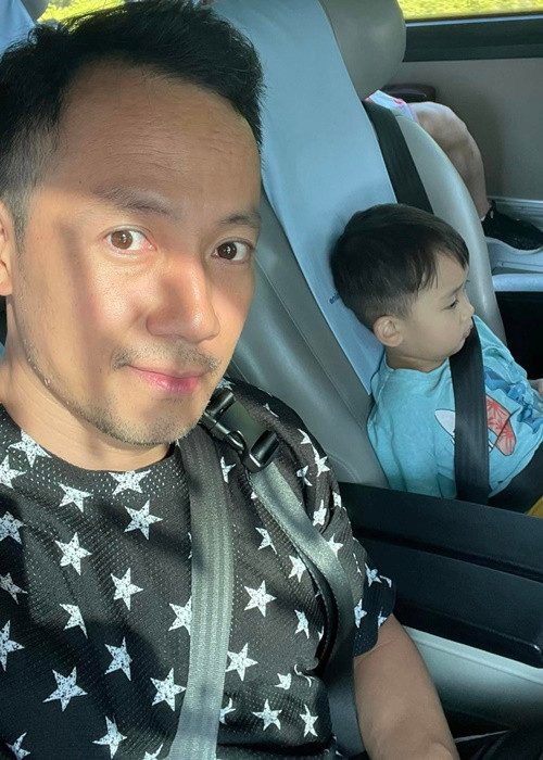 Tiến Đạt từng bộc bạch, ưu tiên lớn nhất của anh trong những năm qua là gia đình. Ảnh: FBNV.