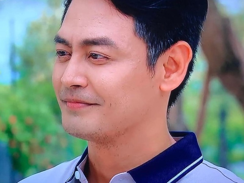 Năm 2022, nam MC tái xuất màn ảnh nhỏ sau 10 năm vắng bóng. Phan Anh đóng vai Hoàng - người đàn ông thành đạt nhưng hôn nhân thất bại trong Lối nhỏ vào đời.