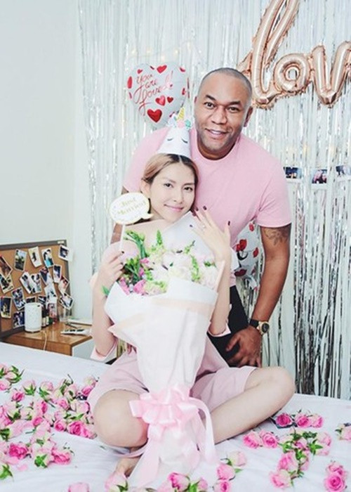 Cuối năm 2018, trong bữa tiệc sinh nhật, Thùy Dương được bạn trai doanh nhân cầu hôn sau 1 năm gắn bó.