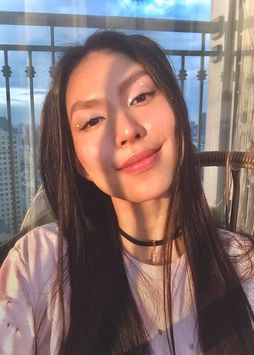 Trong cuộc phỏng vấn với Thương Hiệu và Pháp Luật năm 2022, Thùy Dương Next Top Model bất ngờ chia sẻ, cô từng bị bạn trai cũ tặng đồ giả. Nữ người mẫu thừa nhận, cô tổn thương khi trải qua sự việc đó, nhưng sau khi chia tay, cô lại vui đến nỗi lên mấy ký.