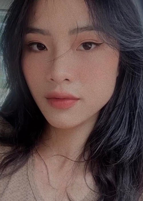 Người đẹp quê Bình Dương sinh năm 2004, cao 1m79, có số đo ba vòng 85-60- 90 cm. Ảnh: FBNV.