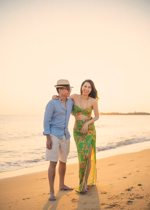 Dương Thùy Linh kết hôn vào năm 2010. Ông xã của người đẹp là doanh nhân Việt Thắng. Vợ chồng Dương Thùy Linh bằng tuổi, quen nhau khi chơi chung một nhóm bạn cùng đi du học về.