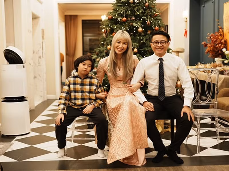 Hiện, vợ chồng Dương Thùy Linh cùng con trai có cuộc sống xa hoa.