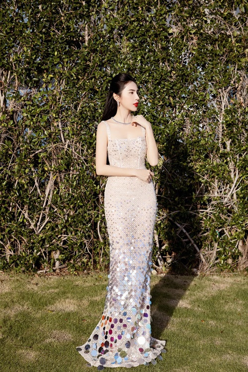 2 năm qua, Thủy Tiên vẫn đi hát, tham gia sự kiện. Thi thoảng, cô đi du lịch cùng chồng con. Ảnh: FBNV.