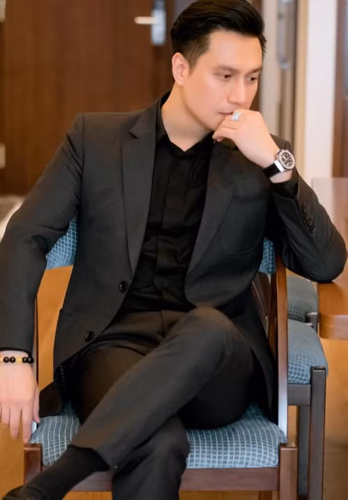 Hôn nhân của Việt Anh và Thùy Linh ngắn chẳng tày gang. Năm 2009, cả hai ly thân rồi ly hôn một năm sau đó. Thùy Linh nuôi con gái chung. Sau này, vợ cũ Việt Anh tái hôn. Ảnh: FBNV.