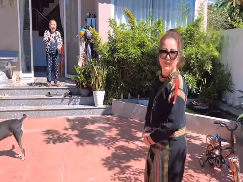 Siu Black sống trong căn nhà ở Kon Tum. Ảnh chụp màn hình.