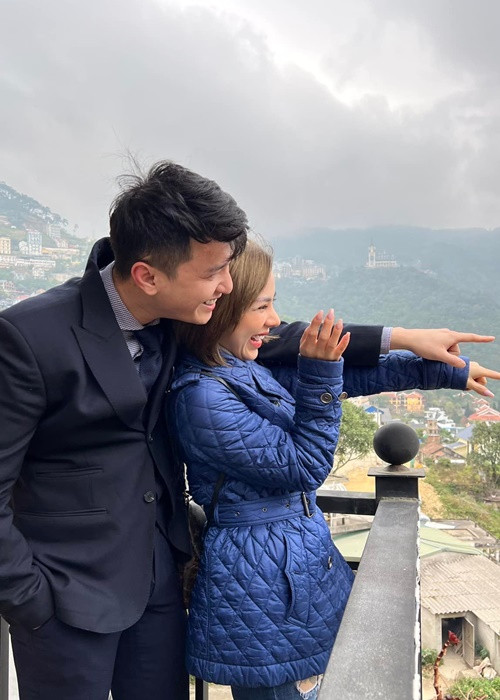 Bạch Lan Phương không ít lần bênh vực Huỳnh Anh. Khi một cư dân mạng nhắn lại những ồn ào trong quá khứ của Huỳnh Anh, nữ MC nhắn nhủ người này: "Hãy tập trung vào hiện tại và hướng đến tương lai, hay những điều tích cực em nhé. Em đừng sống trong quá khứ nữa".Ảnh: FBNV.