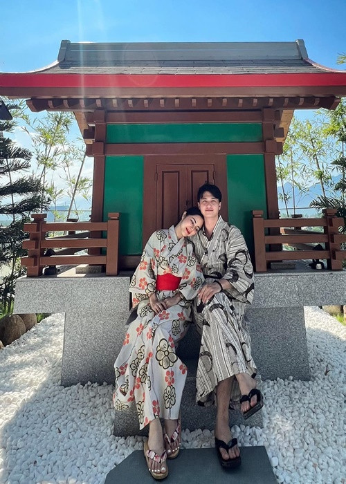 Chuyện tình của Bạch Lan Phương và Huỳnh Anh khá sóng gió khi cả hai thường xuyên bị antifan soi mói. Đối với người trong cuộc, cả hai chọn cách đáp trả. Ảnh: FBNV.