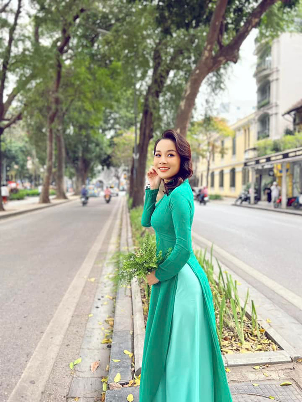 Mỗi lần chia sẻ ảnh trên trang cá nhân, cô thường nhận được nhiều lời khen ngợi về sắc vóc từ bạn bè, người hâm mộ.