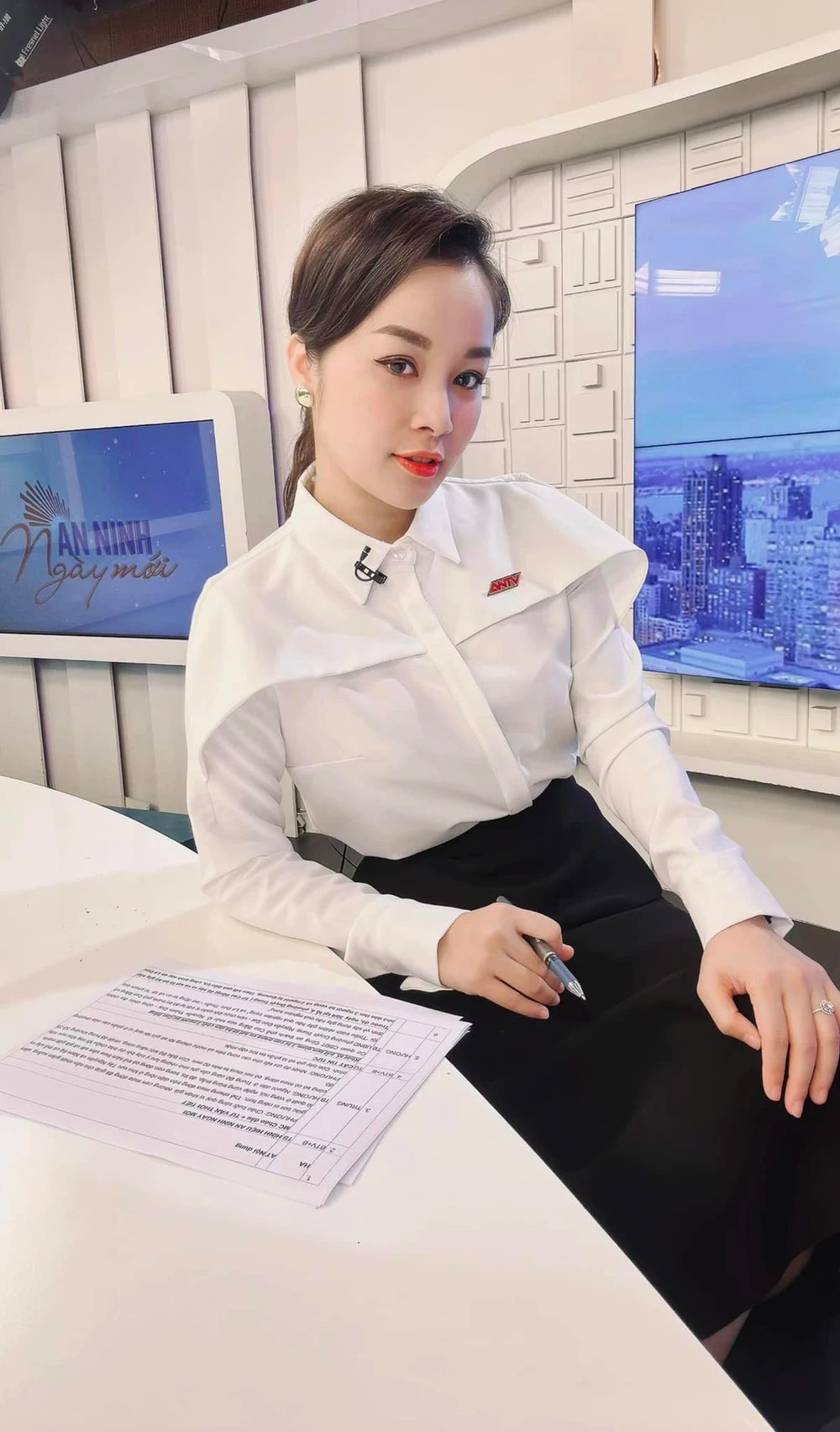 Nữ diễn viên chia sẻ vai diễn Vàng Anh chính là cơ hội giúp cô thay đổi cuộc sống. Cô cảm thấy may mắn khi gần 20 năm qua, khán giả vẫn nhớ tới cô với hình ảnh một Vàng Anh xinh xắn, dễ thương trên màn ảnh.