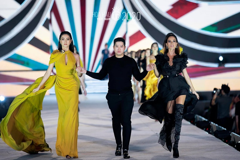 Như Vân đắt show làm người mẫu. Cô từng là thầy dạy catwalk cho á hậu Kiều Loan và Tường San đi thi Hoa hậu Hòa bình Quốc tế và Hoa hậu Quốc tế.