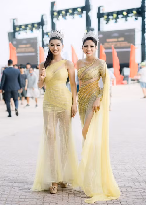 Thu Thảo nâng ngực, căng da bụng.