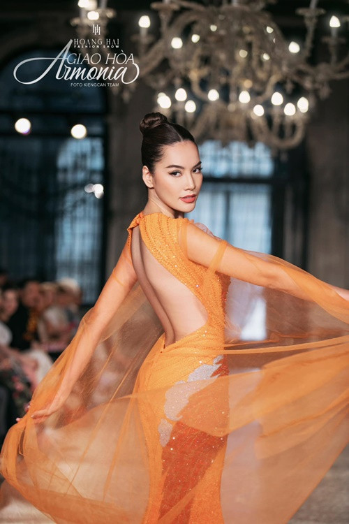 Người đẹp sinh năm 1995 đắt show làm người mẫu nhờ ngoại hình nổi bật. Ảnh: FBNV.