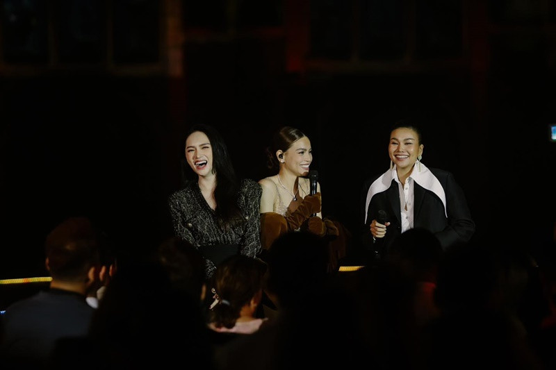 Hương Giang từng tham gia đêm nhạc của Hồ Ngọc Hà. Ảnh: FBNV.