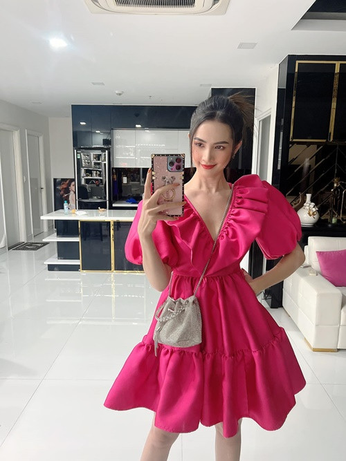 Phan Thị Mơ đang sống trong một căn hộ cao cấp hướng ra sông Sài Gòn. Ảnh: FBNV.