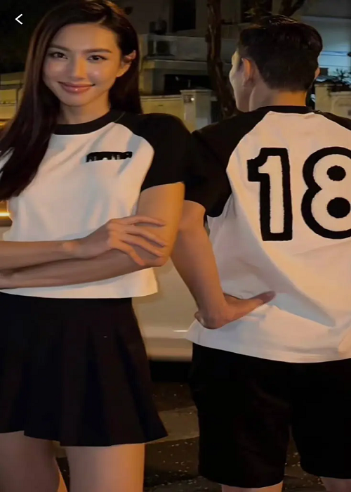 Hai bố con Thùy Tiên diện đồ đồng điệu. Ảnh: Phụ Nữ Việt Nam.