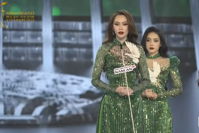 Le Hoang Phuong dang quang Hoa hau Hoa binh Viet Nam 2023-Hinh-6