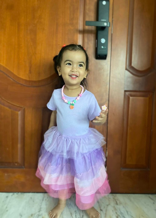 Sở hữu vẻ ngoài đáng yêu, bé Moon được nhiều nhãn hàng chọn đóng quảng cáo. Tuy nhiên, Võ Hạ Trâm hạn chế nhận lời vì không muốn con gái vất vả.