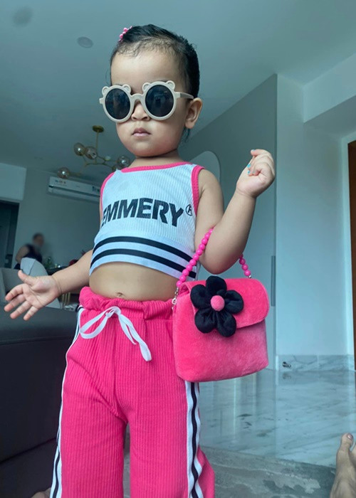 Con gái Võ Hạ Trâm càng lớn càng điệu đà.