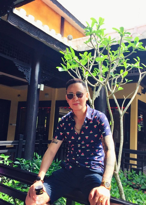 Hiện tại, anh làm biên kịch và đạo diễn.