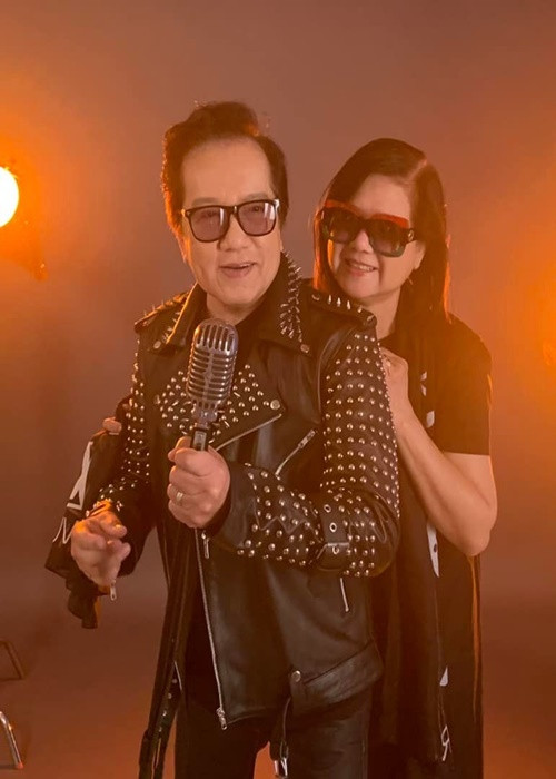 Hôn nhân của Elvis Phương được nhiều khán giả ngưỡng mộ. Ảnh: Vietnamnet.