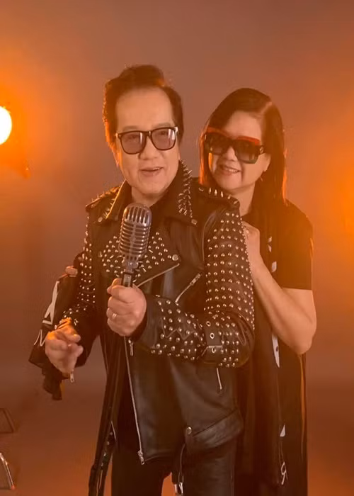 Hôn nhân của Elvis Phương được nhiều khán giả ngưỡng mộ. Ảnh: Vietnamnet.