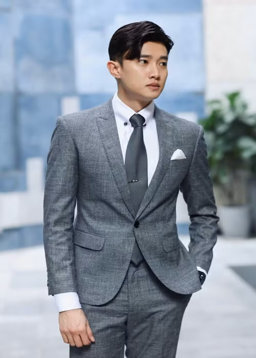 Quốc Trường sinh năm 1988, gắn liền với hình ảnh nam tính, lịch lãm.