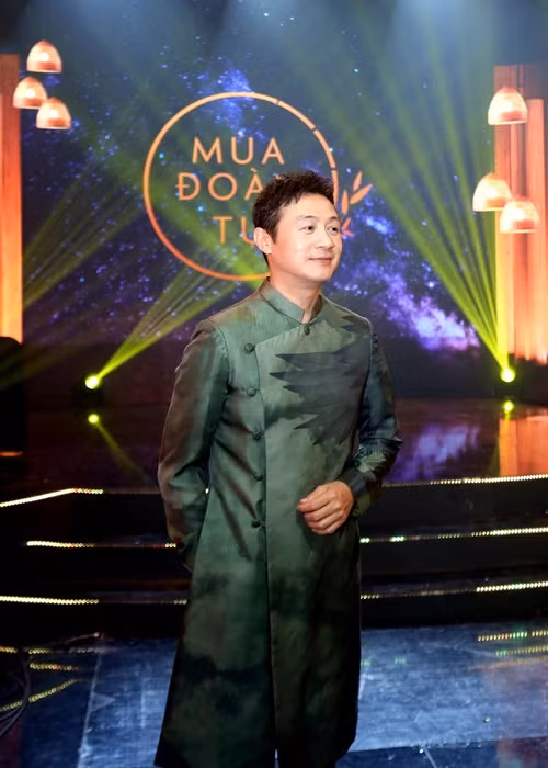 Nam MC hiện tại là ông bố ba con.