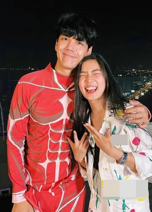 Tháng 3, Nicky và diễn viên kiêm biên kịch Goy Arachaporn tuyên bố chia tay sau 3 năm hẹn hò. Ảnh: Saostar.