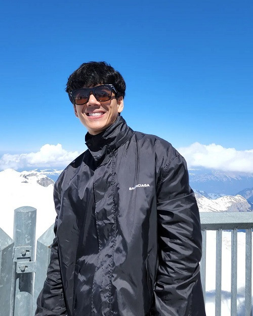 Nicky Nachat Juntapun sinh năm 1990, là người mẫu, MC, diễn viên. Anh từng đóng phim Love in market cùng Mario Maurer. Ảnh: Instagram.