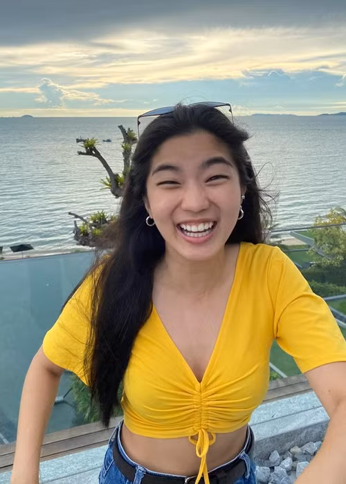 Tháng 4, Nicky đăng ảnh Goy và gửi lời chúc mừng đến bạn gái cũ. Ảnh: Instagram.