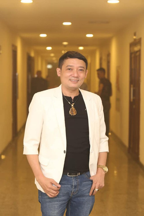 Thu Ngọc ở nhà lo công việc nội trợ và làm quản lý riêng của Chiến Thắng. "Thu Ngọc là người đã hỗ trợ tôi nhiệt tình trong việc sắp xếp lịch diễn, quản lý tài chính”, Chiến Thắng chia sẻ. Ảnh: Vietnamnet.