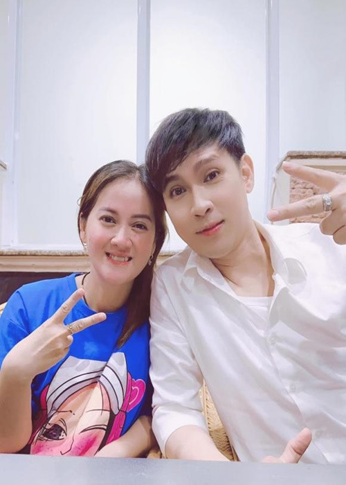 Vì muốn giúp đỡ Hồng Loan bán hàng online, ca sĩ Nguyên Vũ tặng tài khoản số đẹp có ngày tháng năm sinh của "ông hoàng cải lương Hồ quảng" cho con gái nghệ sĩ Vũ Linh. Ảnh: Thương Hiệu Và Pháp Luật.