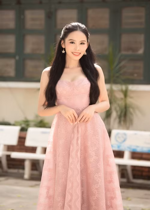 Hiện tại, Ngọc Hằng rèn luyện thêm kỹ năng để đến với Hoa hậu Liên lục địa được tổ chức tại Ai Cập vào tháng 12 tới.