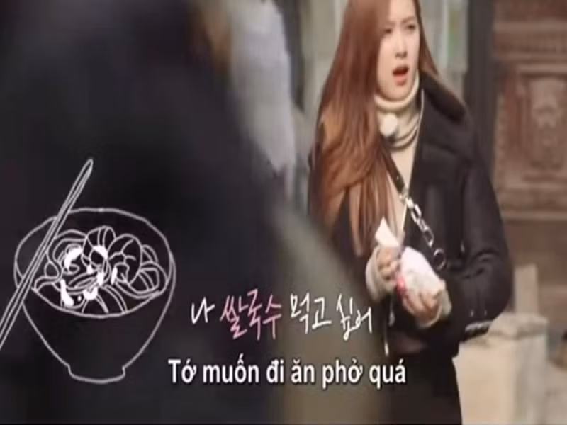 Rosé rất yêu thích món phở Việt. Cô tìm món ăn này ở Hàn Quốc dù cả khi nửa đêm. Thành viên nhóm BlackPink còn được bắt gặp ăn phở Việt tại Tây Ban Nha khi lưu diễn ở đây. Ảnh: Vietnamnet.