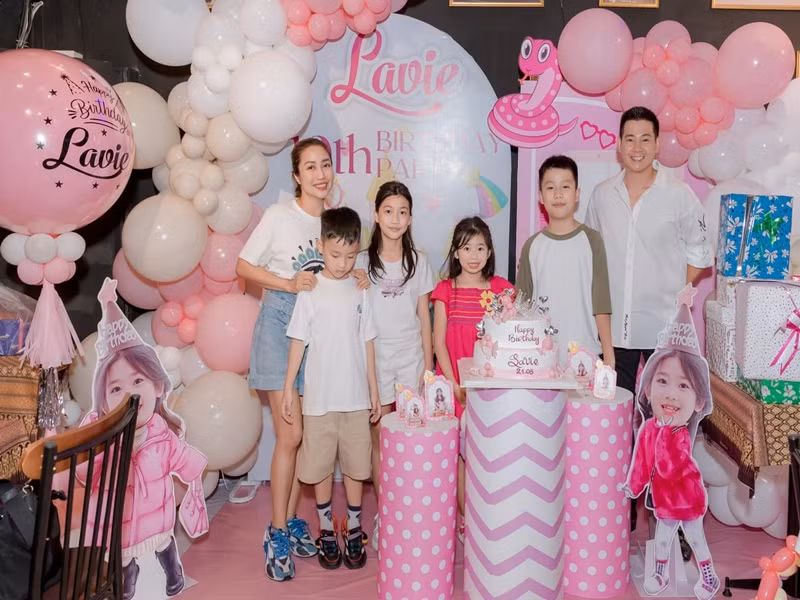 Trên trang cá nhân, MC Ốc Thanh Vân vừa chia sẻ hình ảnh tiệc sinh nhật của bé Lavie - con gái Mai Phương.