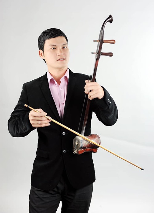 Nghệ sĩ Mai Tuyết Hoa chia sẻ trên Vietnamnet, nghệ sĩ Trần Văn Xâm sống rất lạc quan cho tới khi mất. Trước "quái kiệt" đàn nhị, nhiều nghệ sĩ cũng ra đi vì căn bệnh ưng thư. Ảnh: Vietnamnet.