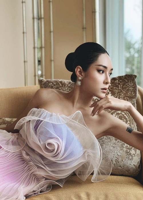 Hồng Hạnh thừa nhận hình xăm là sự bồng bột của tuổi trẻ. Ảnh: FBNV.