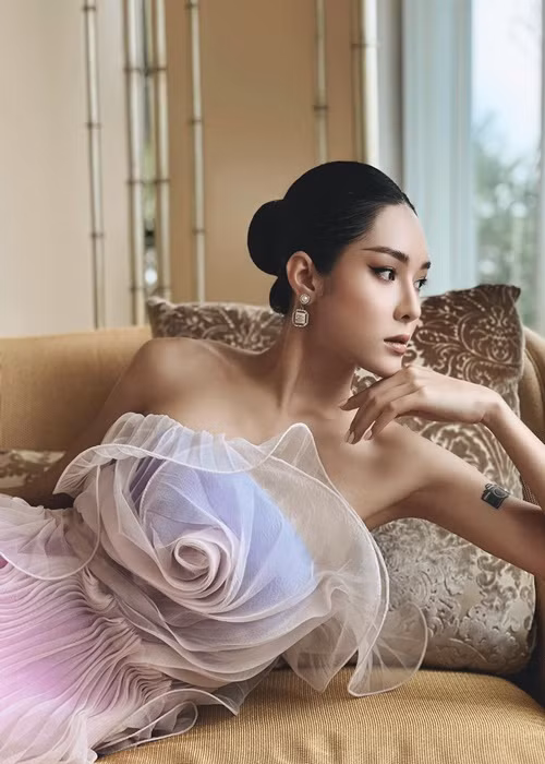 Hồng Hạnh thừa nhận hình xăm là sự bồng bột của tuổi trẻ. Ảnh: FBNV.