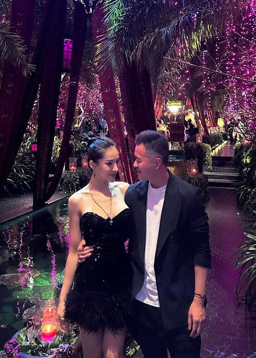 Cặp đôi thường xuyên khoe những khoảnh khắc ngọt ngào bên nhau.