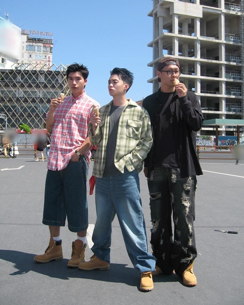 HURRYKNG từng trợ diễn khi HIEUTHUHAI tham gia một chương trình cách đây 3 năm. Ảnh: FBNV.