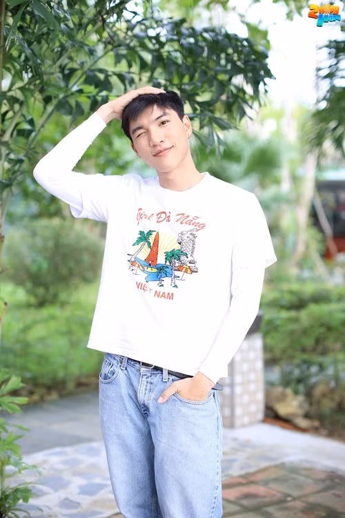 HIEUTHUHAI ngày càng đắt show ca hát, đóng quảng cáo. Ảnh: FBNV.