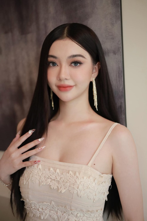 Không có thông tin Cẩm Tú từng tham gia các cuộc thi nhan sắc trước Hoa hậu Hòa bình Việt Nam. Ảnh: FBNV.