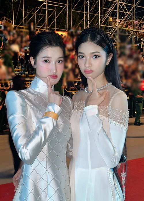 Minh Kiên xuất hiện tại sự kiện trong khi top 2 Hoa hậu Thế giới Việt Nam 2023 gồm Hoa hậu Ý Nhi và Á hậu Đào Thị Hiền tiếp tục vắng mặt sau ồn ào phát ngôn. Ảnh: FBNV.