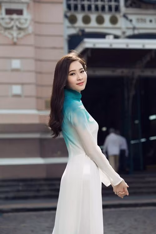 Năm 2014, Đặng Thu Thảo một lần nữa từ chối thi Hoa hậu Thế giới vì muốn ưu tiên việc học.