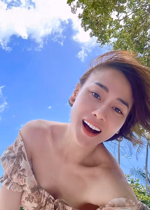 Phương Oanh ngày càng trẻ trung, quyến rũ sau khi kết hôn với Shark Bình hồi tháng 6.