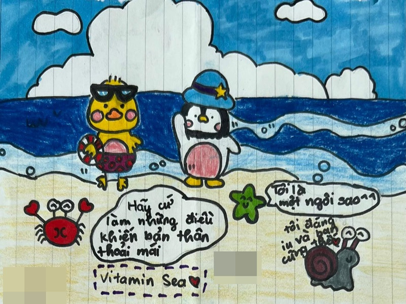 Ông xã Phương Oanh khoe quà sinh nhật của con gái.